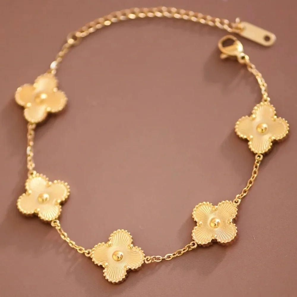 18K Gold Clover Bracelet (7700)